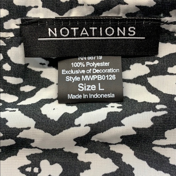 Notations black & white print v-neck blouse/tunic. - Picture 7 of 7